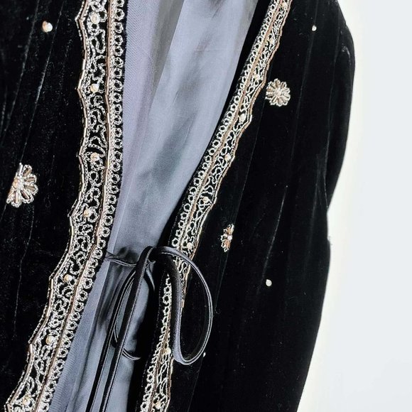 ⚡️SOLD⚡️ 
vintage anne carson gold beaded black velvet tie front jacket - Picture 3 of 7